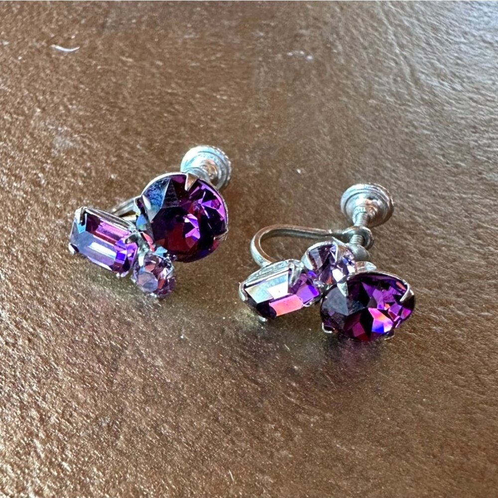 Vintage Purple Rhinestone Screw-Back Earrings Mid-Century Modern Amethyst Color - Picture 2 of 10
